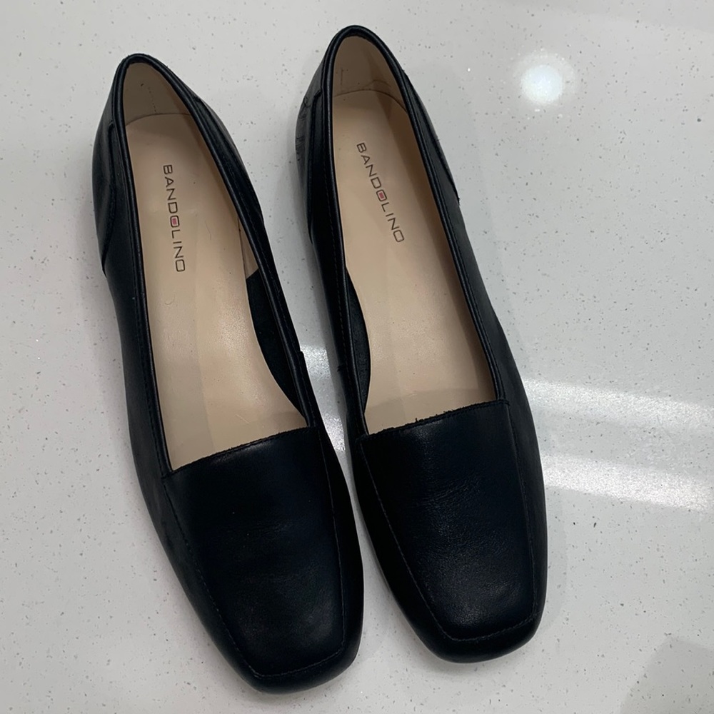 EUC 8.5 Narrow Bandolino Liberty loafer flats black all leather